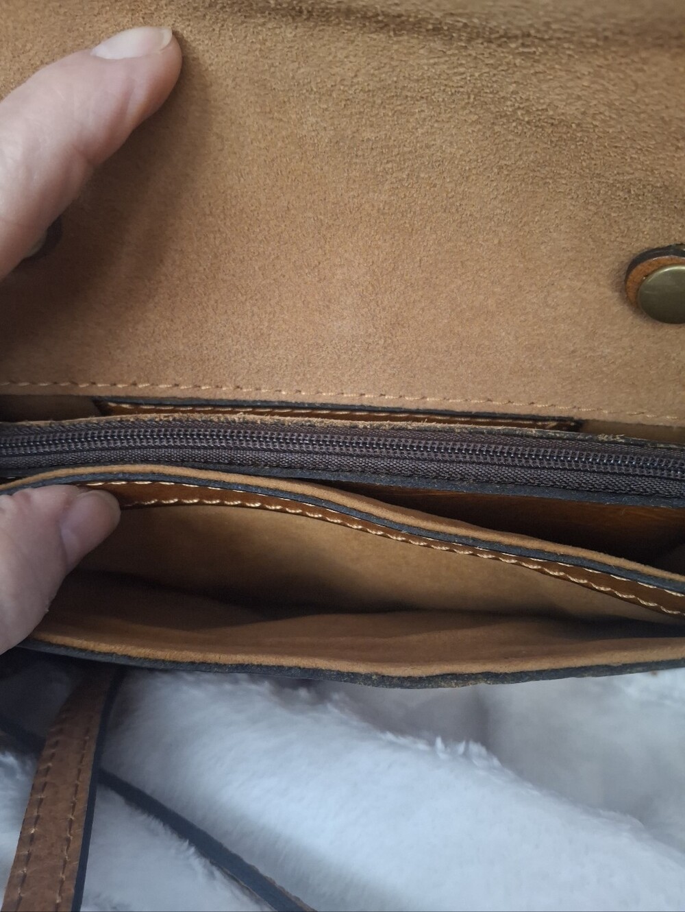 PATRICIA NASH Tooled Leather Crossbody Bag in Cognac Brown - Handcrafted Style - Picture 6 of 6